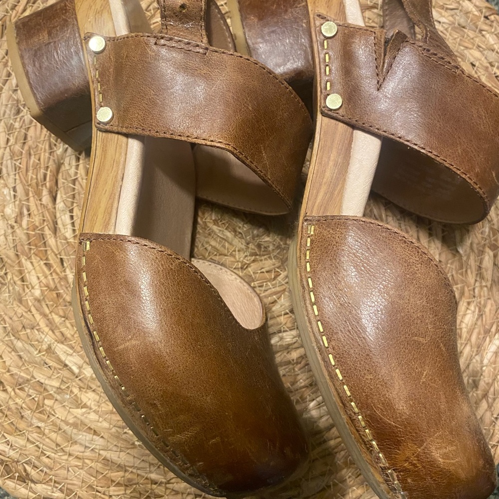 Dansko Brown Leather slingback Women's Clogs  Size 38